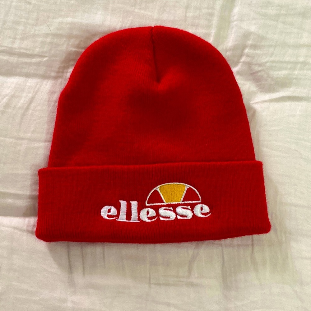 Ellesse red beanie one size
